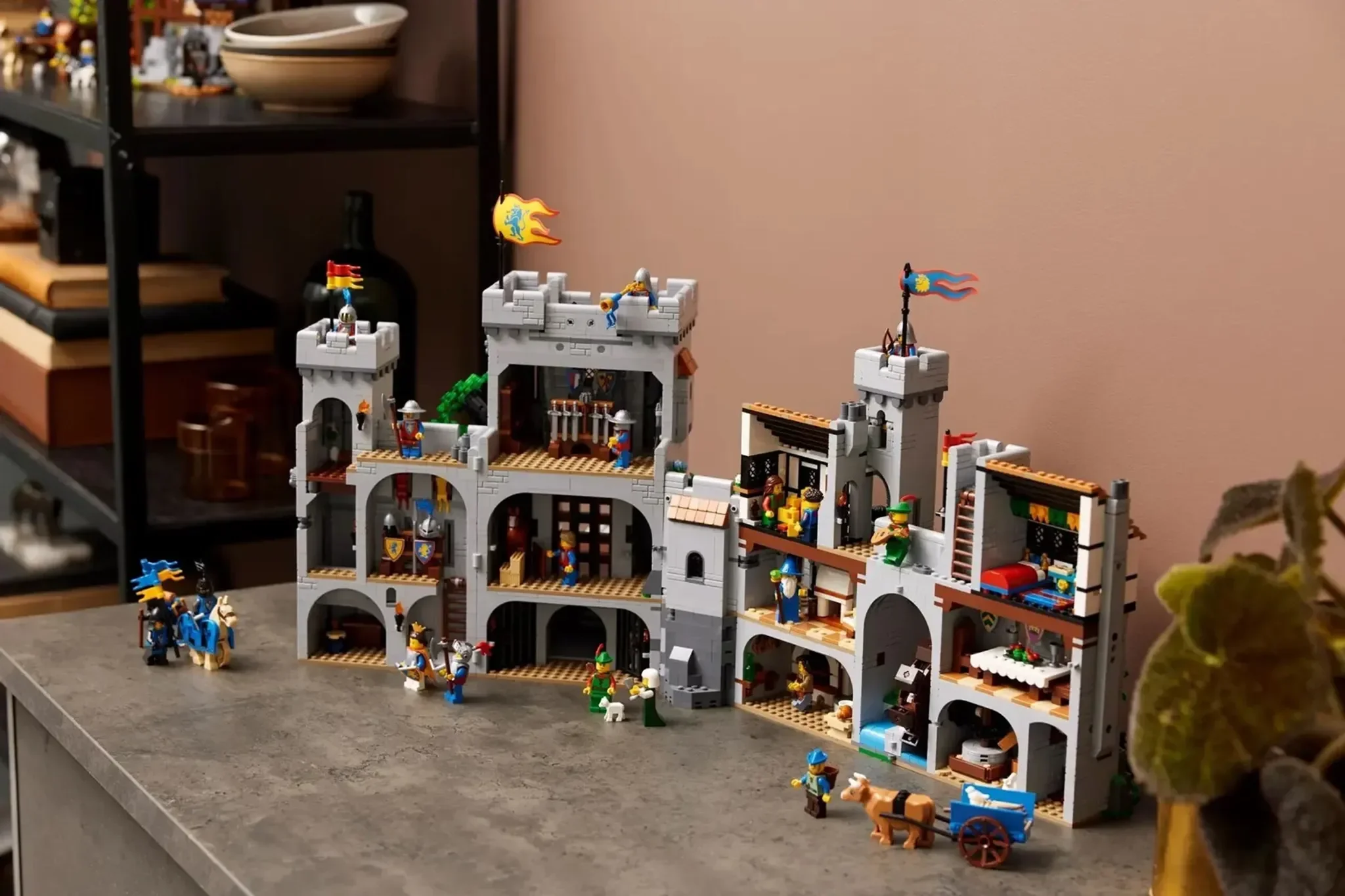 LEGO ICONS 10305 Löwenritterburg Bauset Mittelalter für Erwachsene
