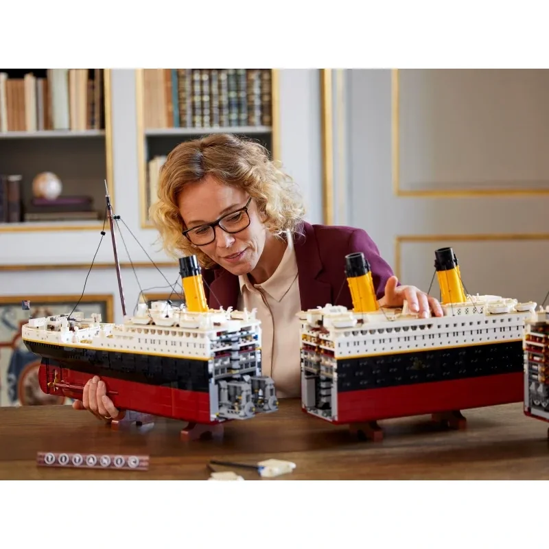 LEGO Creator Expert 10294 Titanic Bauset für Erwachsene Schiff Modell